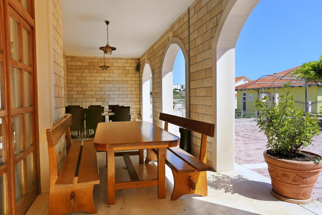 Apartments And Rooms With Parking Space Duce, Omis - 10303 Екстериор снимка
