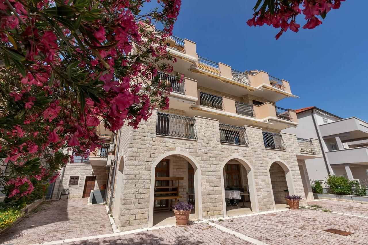 Apartments And Rooms With Parking Space Duce, Omis - 10303 Екстериор снимка