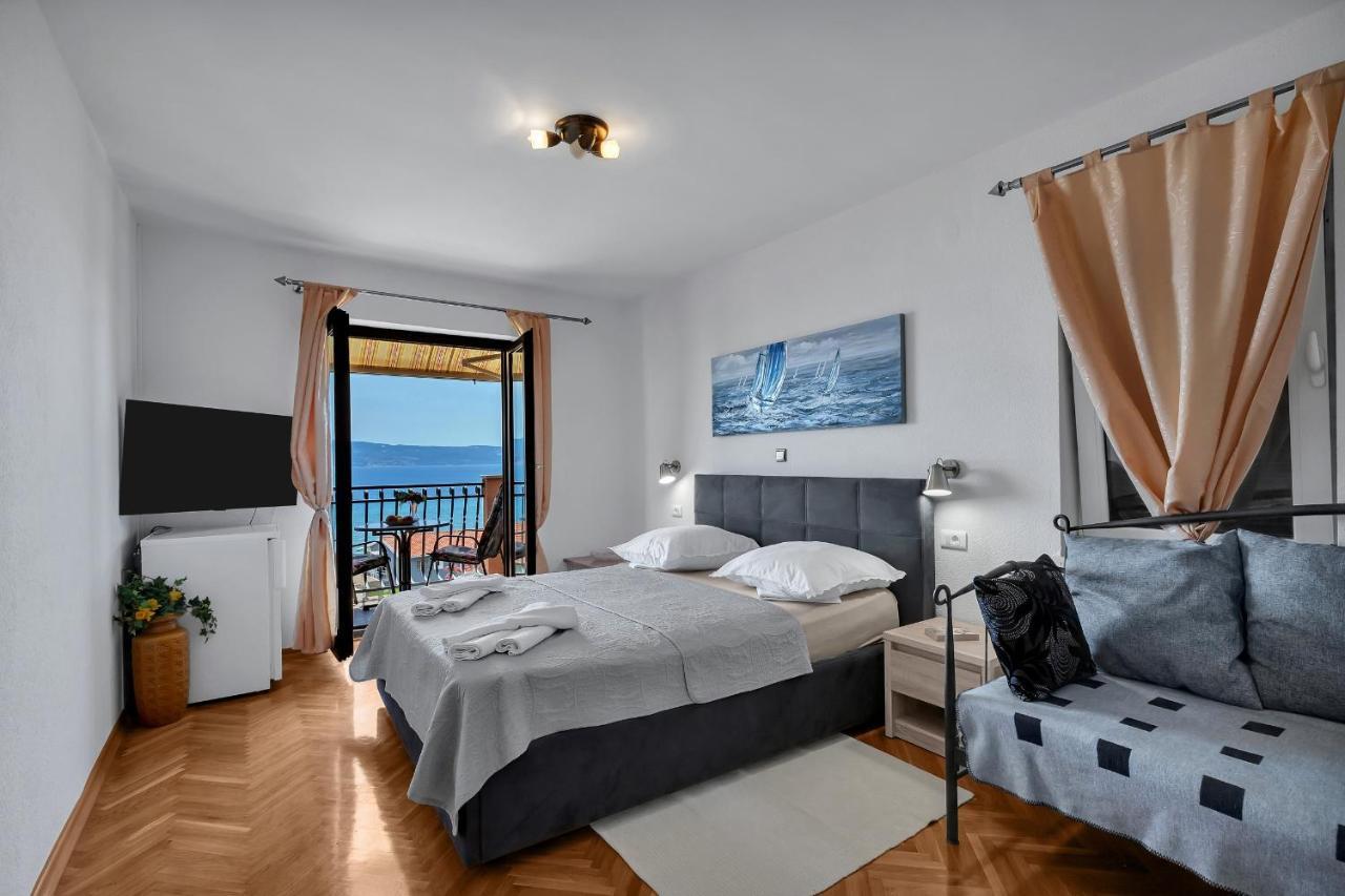 Apartments And Rooms With Parking Space Duce, Omis - 10303 Екстериор снимка