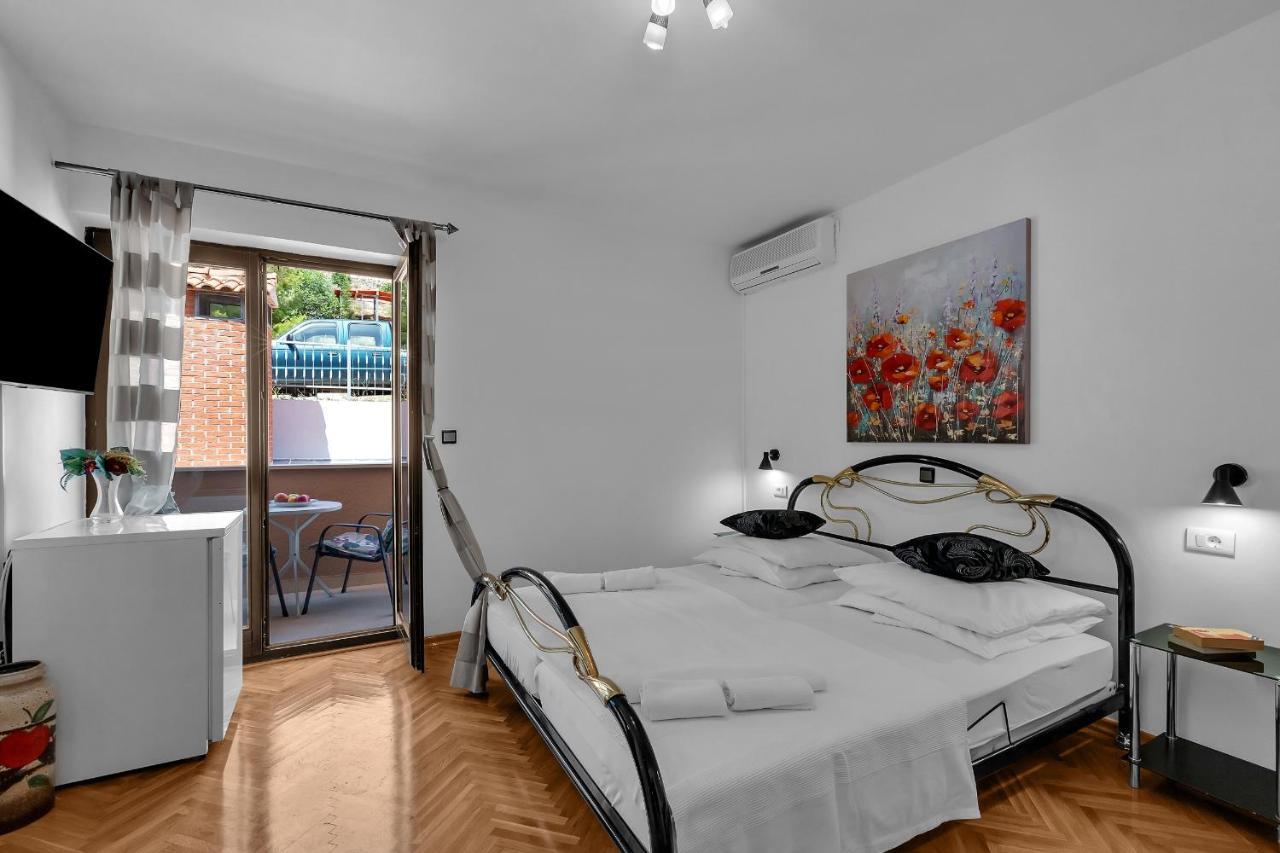 Apartments And Rooms With Parking Space Duce, Omis - 10303 Екстериор снимка