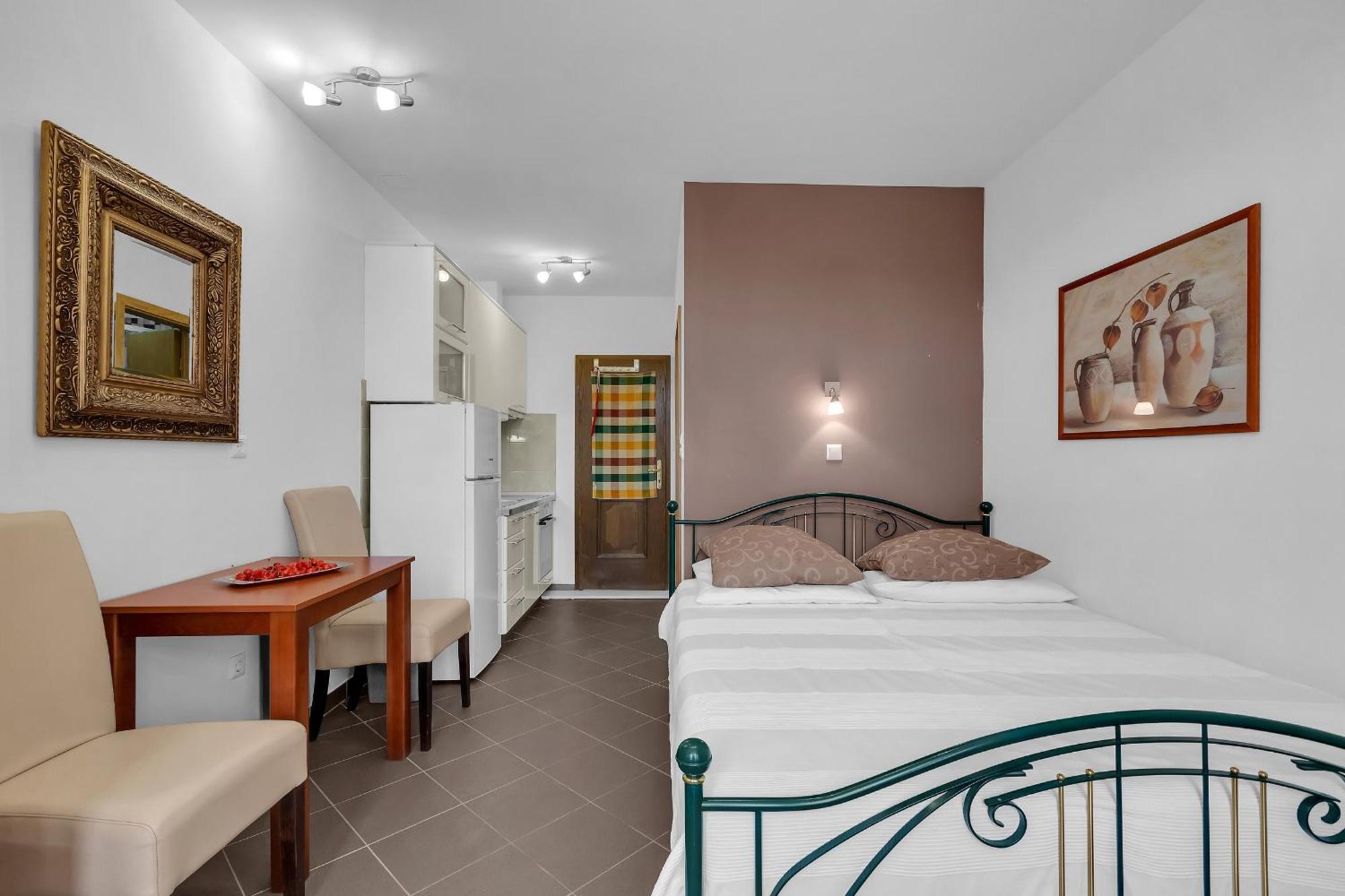 Apartments And Rooms With Parking Space Duce, Omis - 10303 Стая снимка