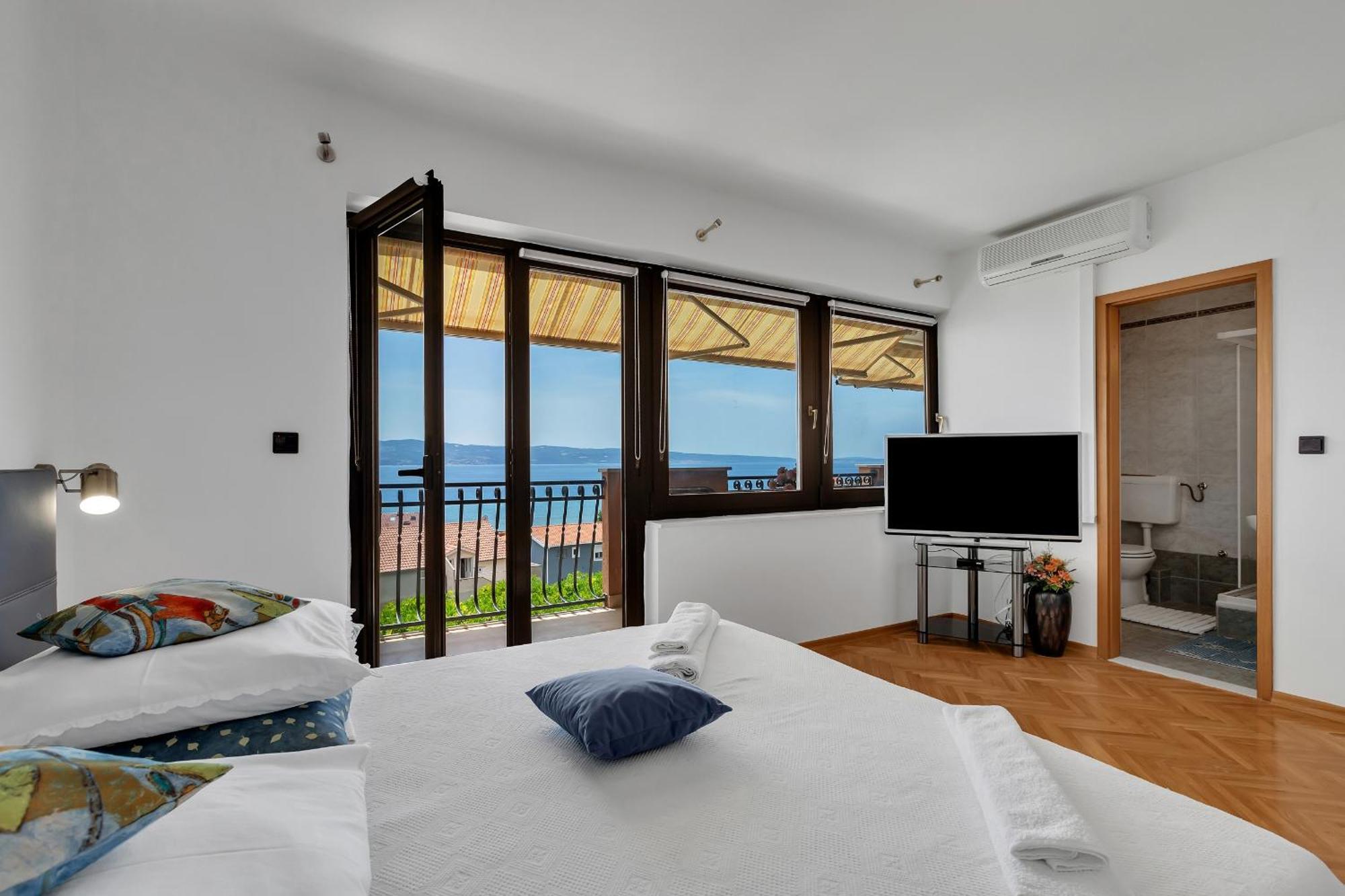 Apartments And Rooms With Parking Space Duce, Omis - 10303 Стая снимка