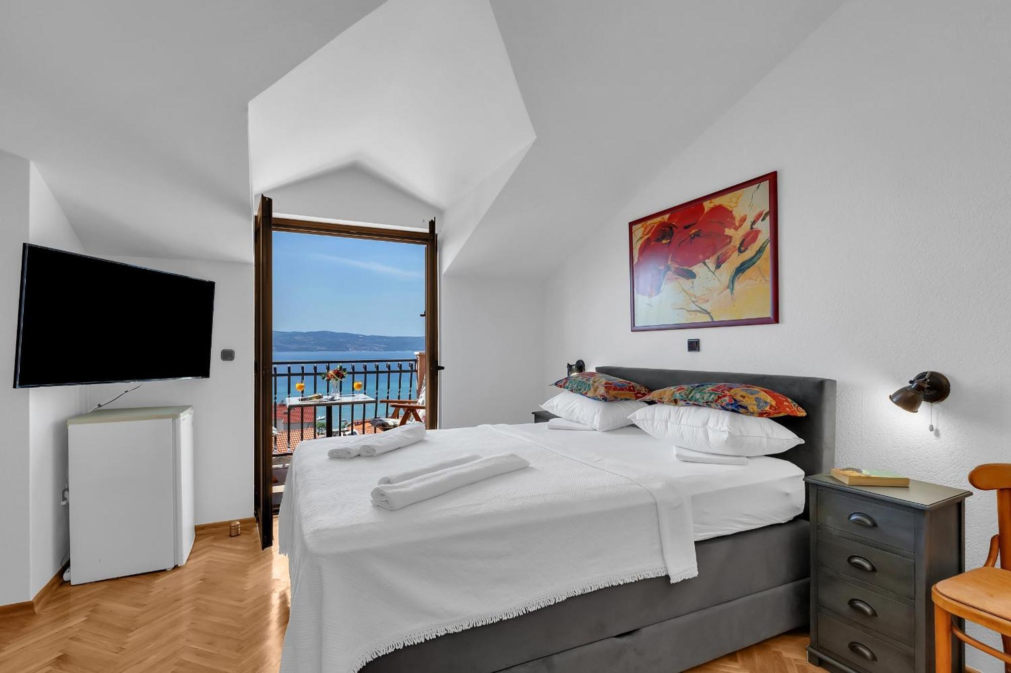Apartments And Rooms With Parking Space Duce, Omis - 10303 Стая снимка