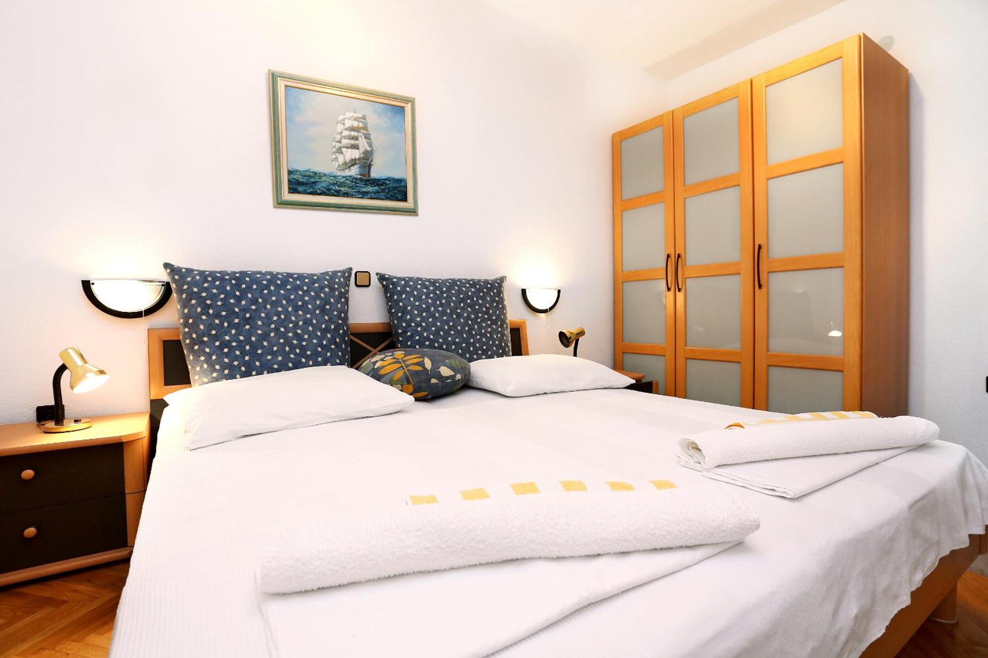 Apartments And Rooms With Parking Space Duce, Omis - 10303 Стая снимка