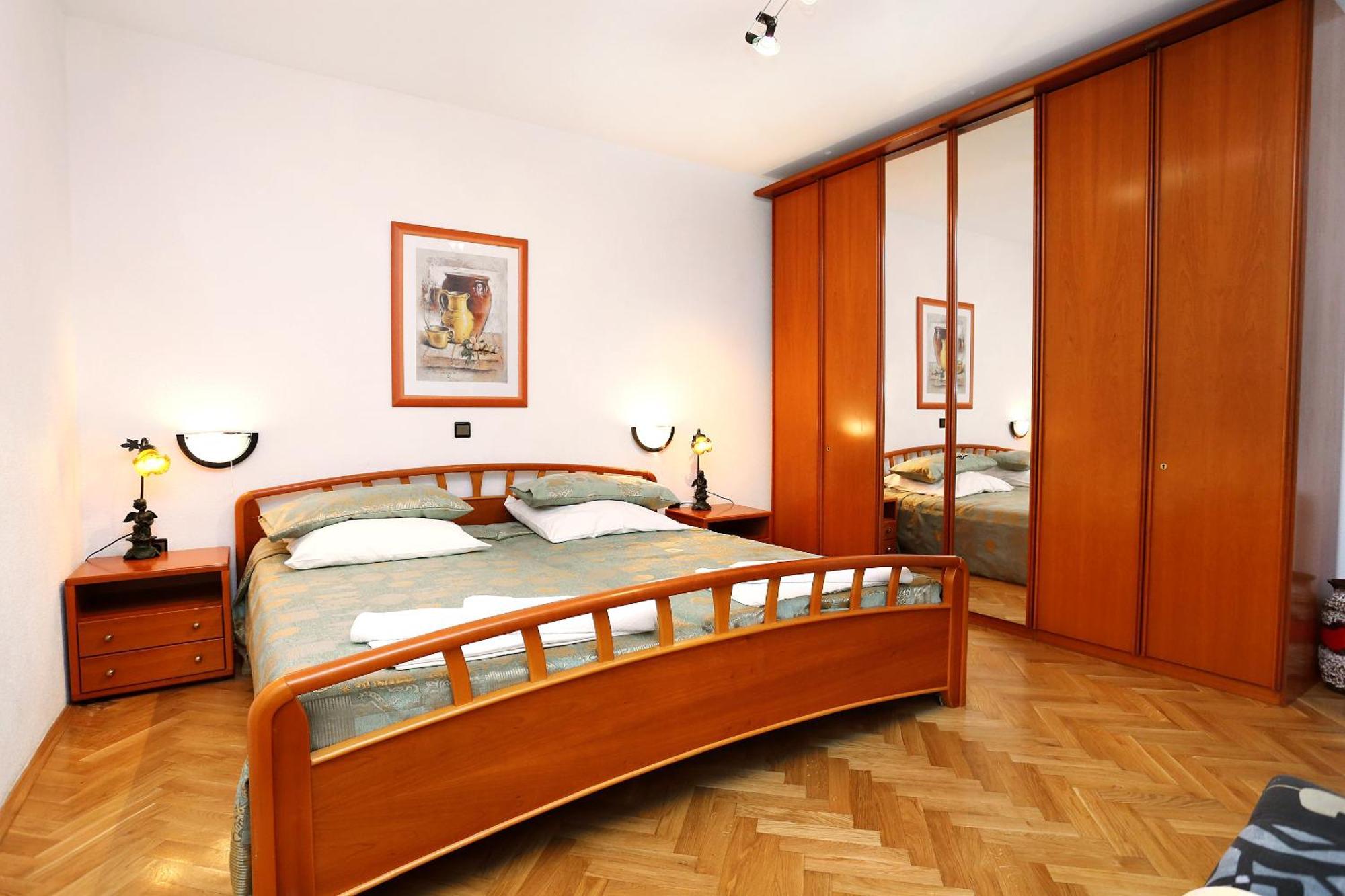 Apartments And Rooms With Parking Space Duce, Omis - 10303 Стая снимка