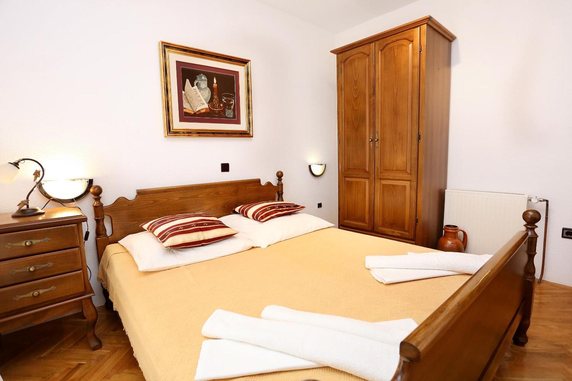 Apartments And Rooms With Parking Space Duce, Omis - 10303 Стая снимка