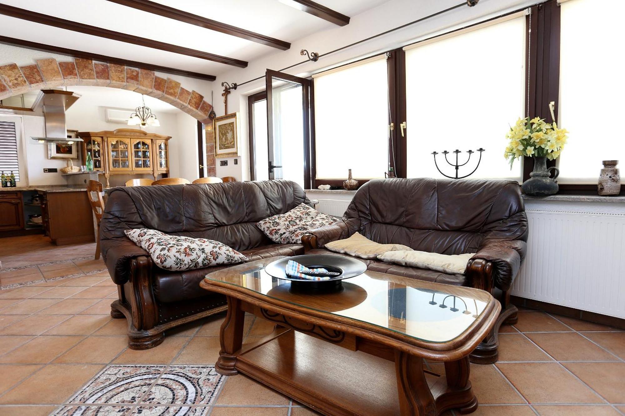 Apartments And Rooms With Parking Space Duce, Omis - 10303 Стая снимка